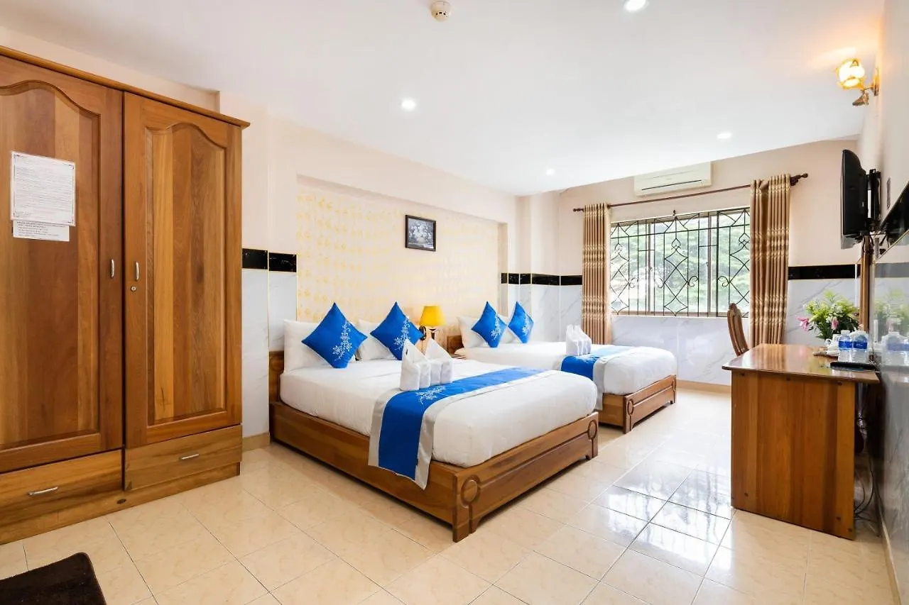 ** Hotel Khach San Hong Phat Ho Chi Minh City Vietnam